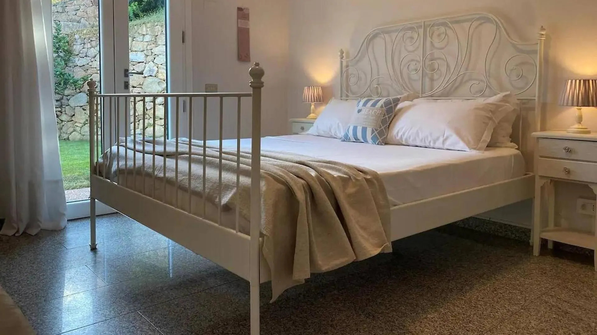 Villa With Terrace Overlooking The Sea Brunella